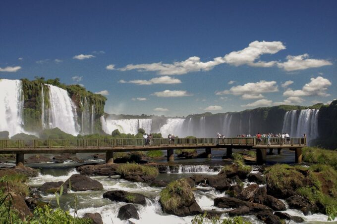 Puerto Iguazú Combo: Iguazu Falls 2 Day Tours + Transfers - Tips for Your Visit