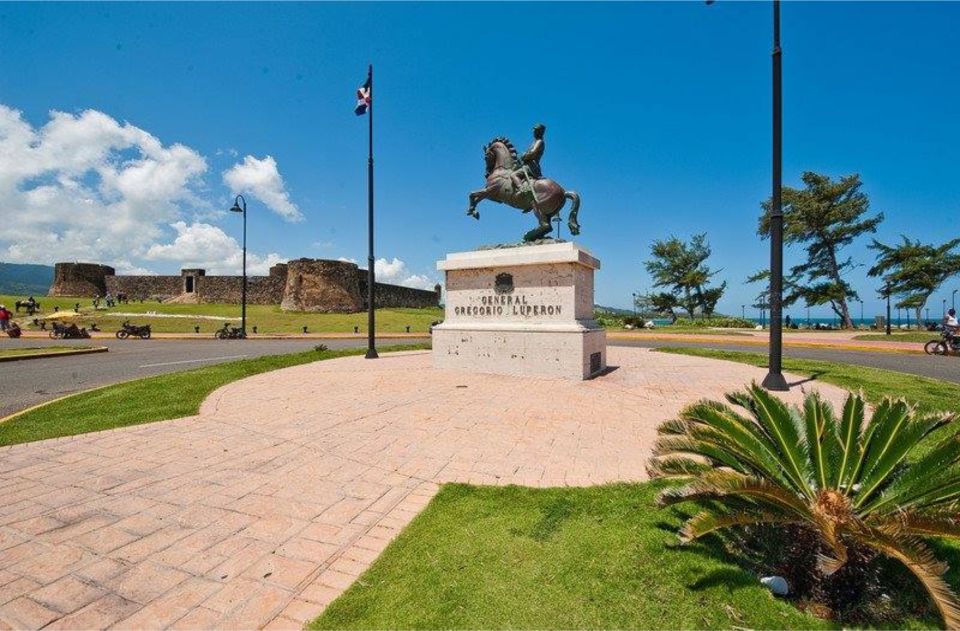 Puerto Plata Tour: History, Culture and Cable Car Ride - Christ Statue Comparison