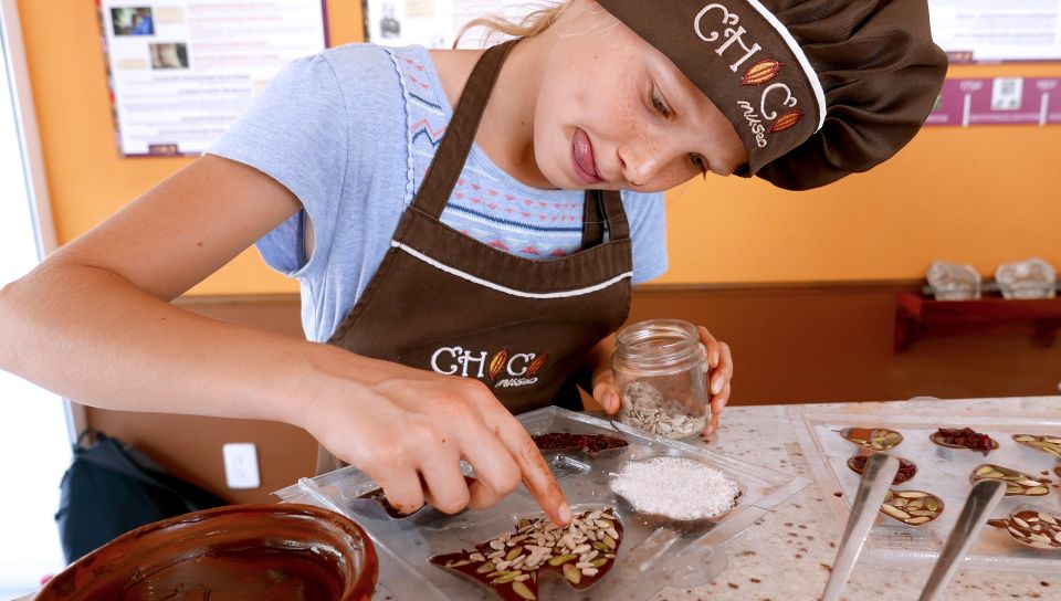 Puerto Vallarta: Bean to Bar Chocolate Workshop - Roasting and Grinding Cocoa Beans
