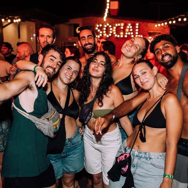 Puerto Vallarta: Guided Pub Crawl With Welcome Drinks - Exploring the Puerto Vallarta Nightlife: What to Expect