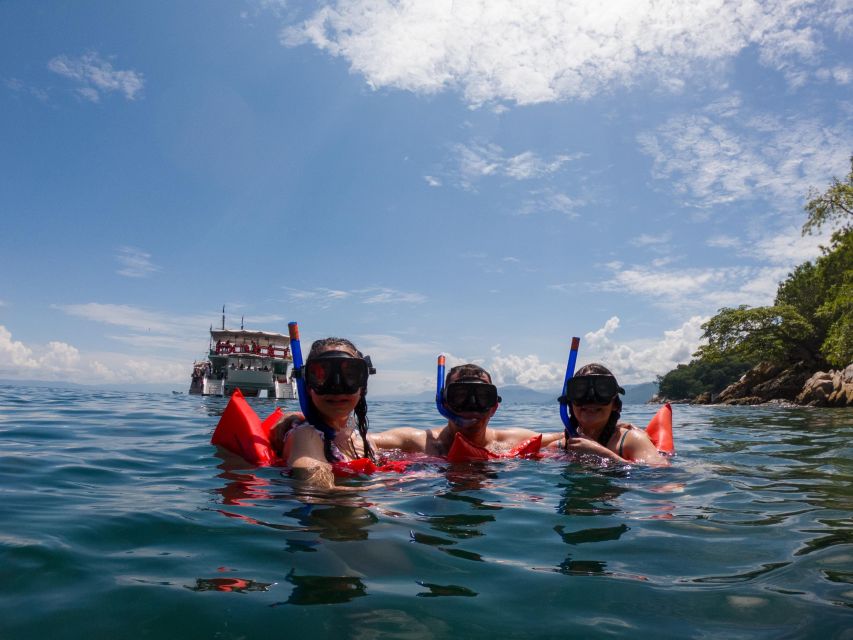 Puerto Vallarta: Luxury Catamaran and Snorkeling Tour - Lunch and Sightseeing in Puerto Vallarta