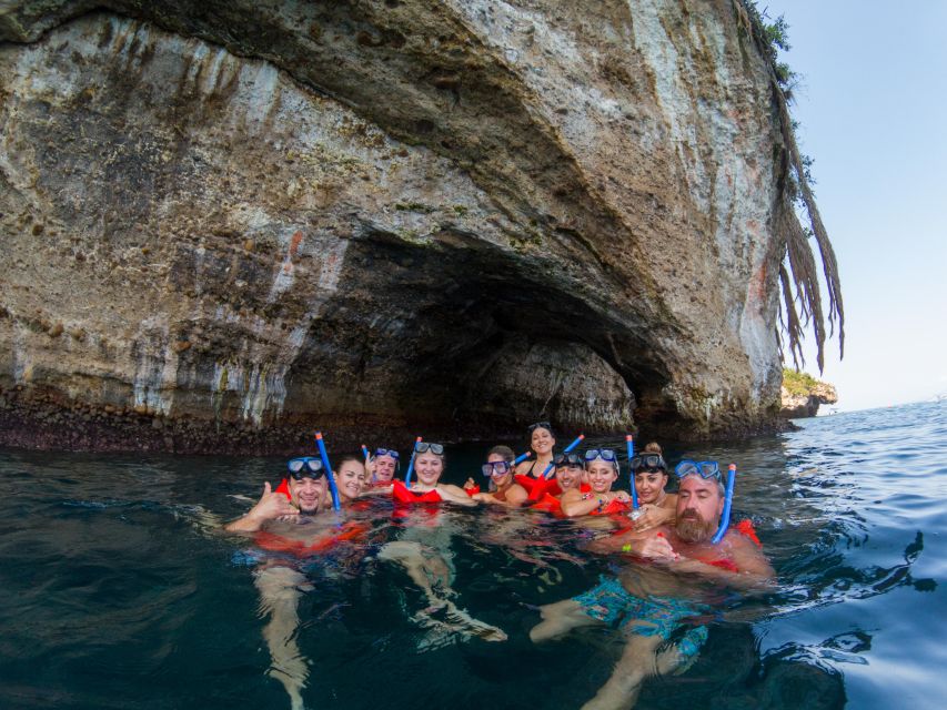 Puerto Vallarta: Luxury Catamaran and Snorkeling Tour - Included Amenities