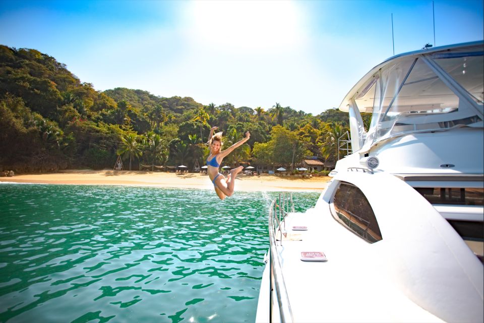 Puerto Vallarta: Luxury Yacht Tour With Lunch and Open Bar - Flexible Booking and Cancellation