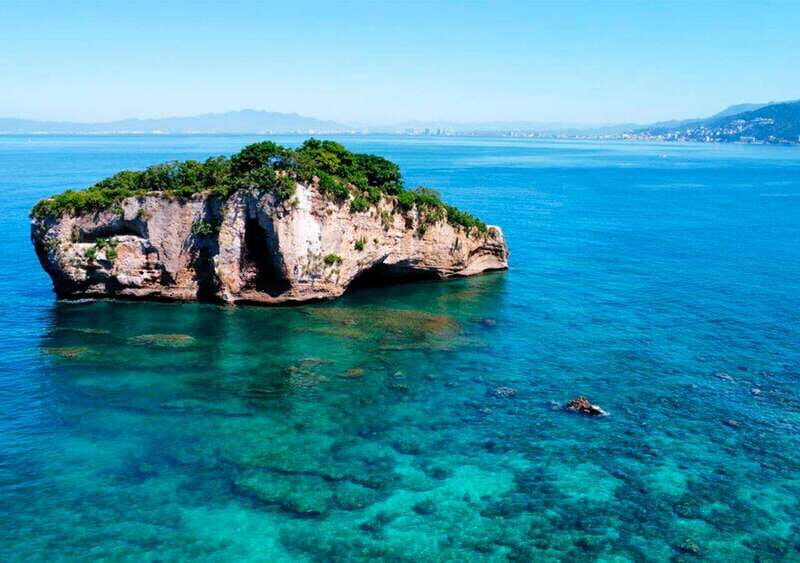 Puerto Vallarta: South Shore Sail, Snorkel and Beach - Relaxing on a Private Beach