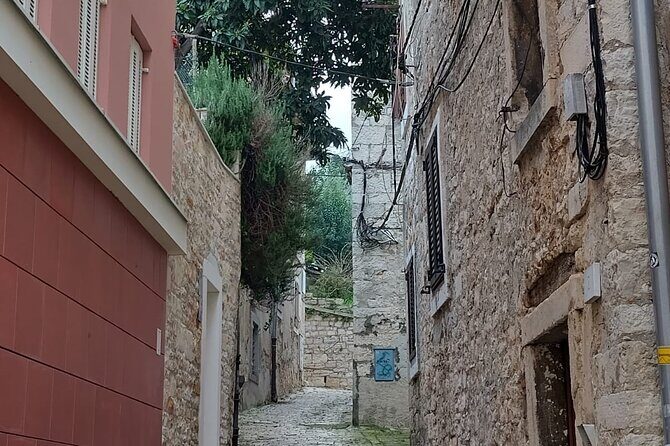 Pula 2 Hour Private Tour in English or Czech Language - FAQ