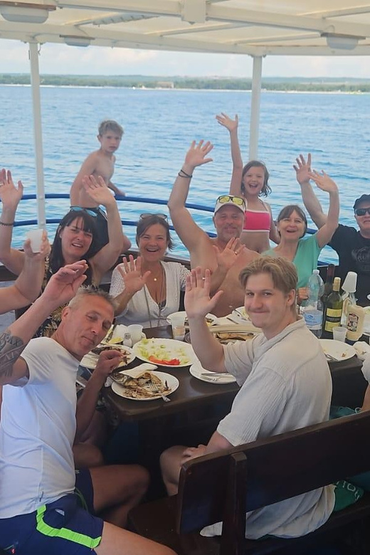 Pula: Private Dolphins & Sunset Tour With Dinner & Drinks - Key Points