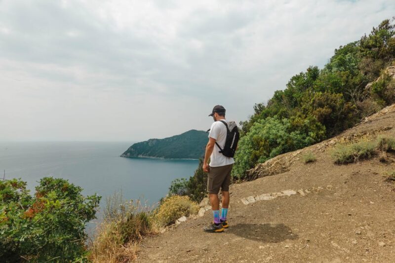 Punta Baffe: hiking immersed in the Mediterranean bush overlooking the sea - Key Points