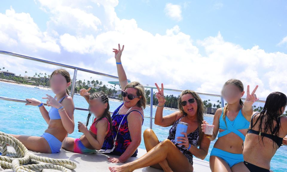 Punta Cana: Catamaran Tour With Open Bar and Reef Snorkeling - Catamaran Tour