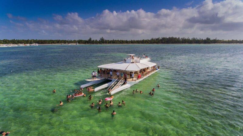 Punta Cana Culinary sunset party on a luxury catamaran - What Makes This Experience Special?