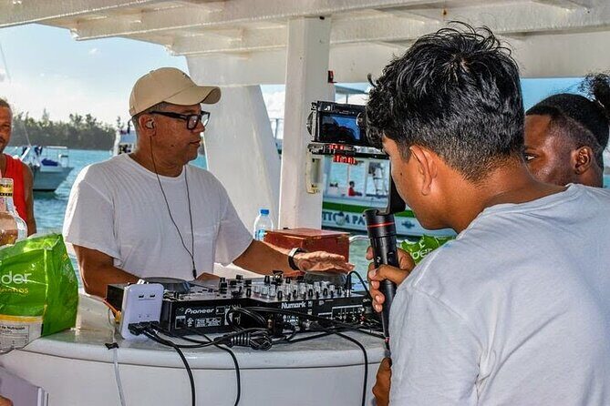 Punta Cana: Party Boat + Snorkeling Diving Music Drink Open Bar - The Experience in Detail