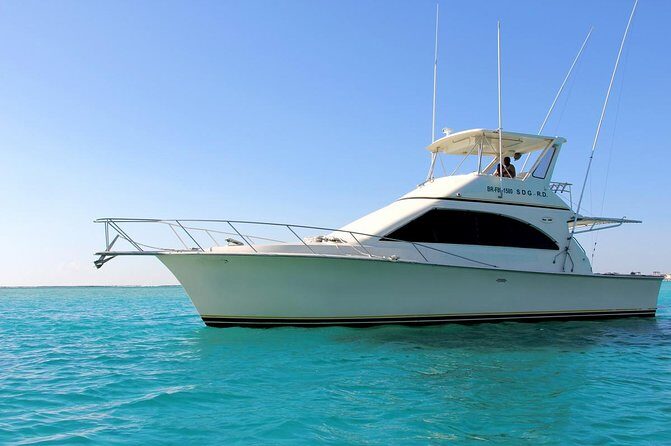 Punta Cana Private Fishing Charter boat Fortuna 42' - Setting the Scene: What You Can Expect from the Tour  