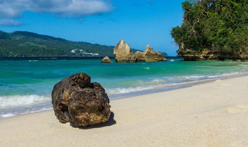 Punta Cana: Samaná Cayo Levantado & El Limón Waterfall Tour - Key Points