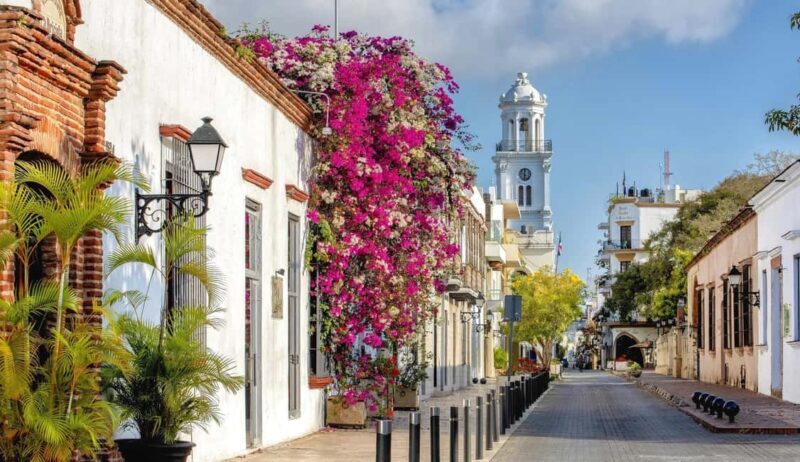 Punta Cana: Santo Domingo Tour with Lunch & Transfers - Discovering Santo Domingo’s Colonial Zone