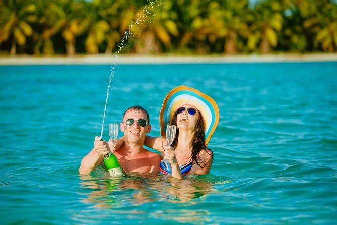 Punta Cana: Saona Island Food And Drink Catamaran Hotel Pickup - Key Points