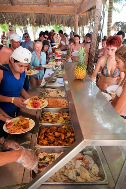 Punta Cana: Saona Island Full-Day Open Bar, Lunch & Transfer - Analyzing the Value