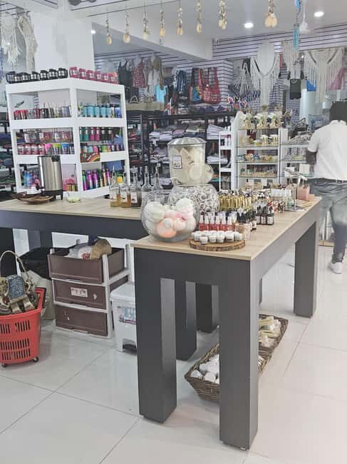 Punta Cana: Souvenir Shopping Tour with Traditional Tastings - What the Tour Entails
