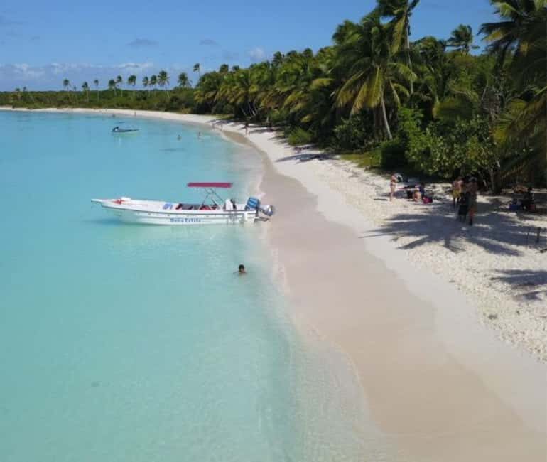 Punta Cana: VIP Private Speedboat Escape to Saona Island - The Natural Pool: A Crowds-Free Oasis