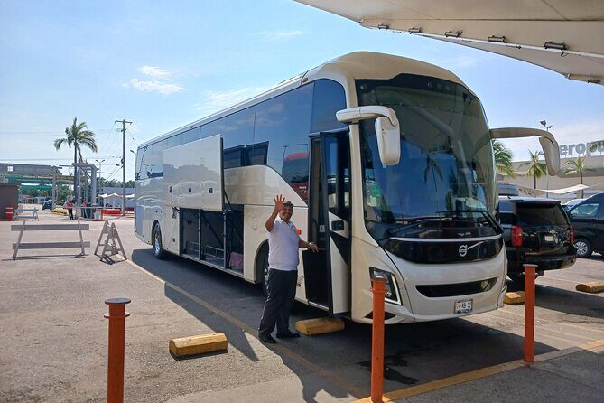 PVR VIP Round trip transfers Airport - Old part of Town - Airport - Why Choose This Service?