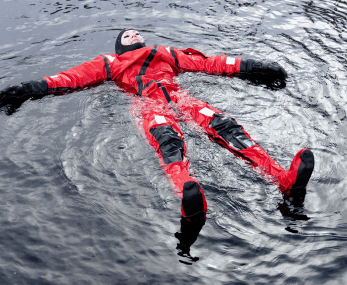 Pyhätunturi: Ice Floating & Sauna Experience - What to Bring