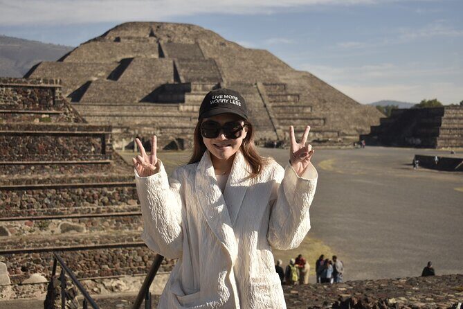 Pyramids of Teotihuacan with gastronomic and cultural experience. - Key Points