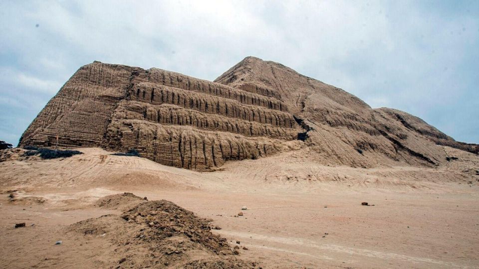 Pyramids of the Sun and the Moon, Huanchaco and Chan Chan - Cultural Insights