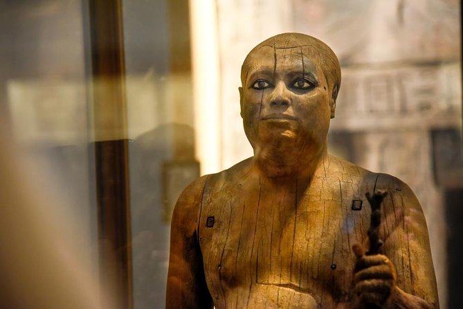 Pyramids, Sphinx & Tourist Bazaar Tour From Cairo Airport - Egyptologist Guide