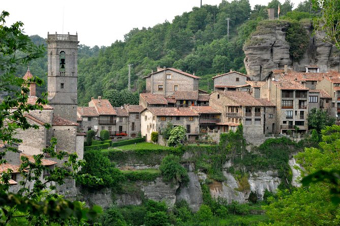 Pyrenees Medieval Village Hike From Barcelona - Meeting and Pickup Info