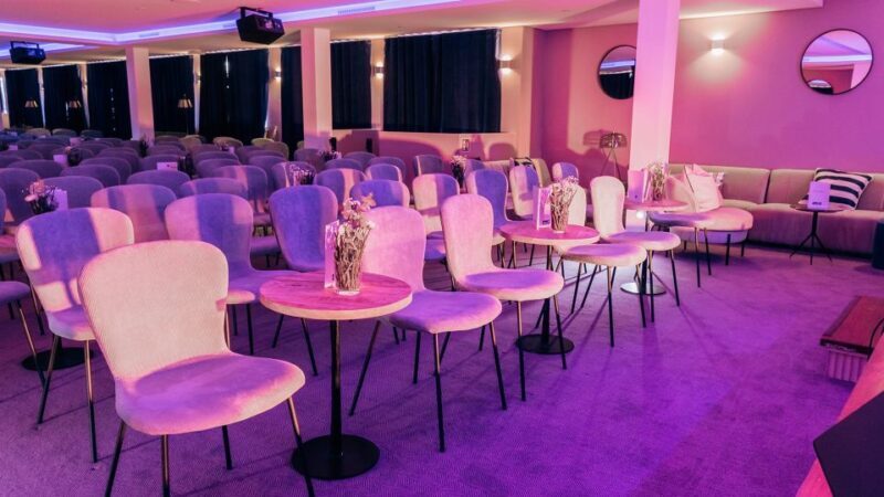 Quatsch Comedy Club Hamburg: Die Live Show - What to Expect at the Quatsch Comedy Club Hamburg: Die Live Show