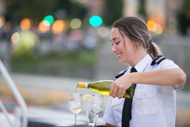 Québec City: 3 or 5-Course Dinner Cruise with DJ & Dancing - Key Points