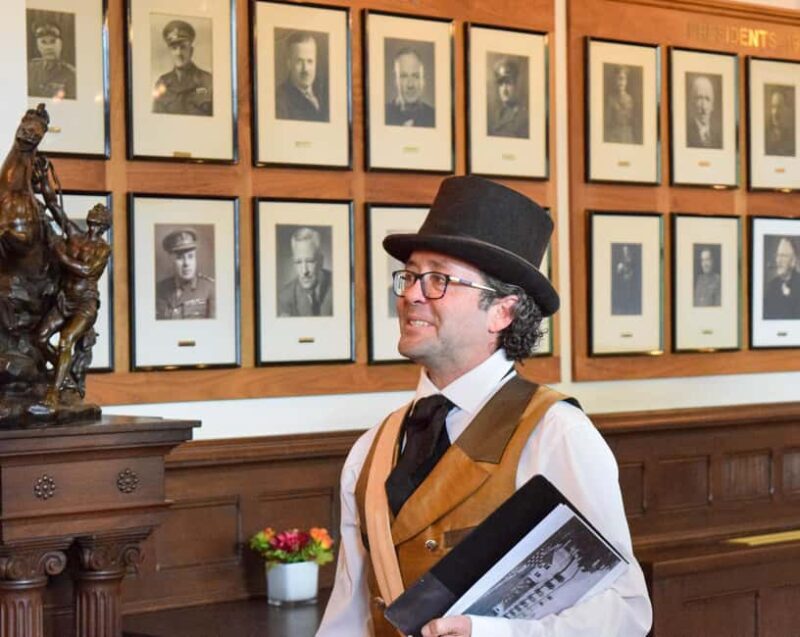 Quebec City : Guided Tour & Gin at the Quebec Garrison Club - An In-Depth Look at the Experience