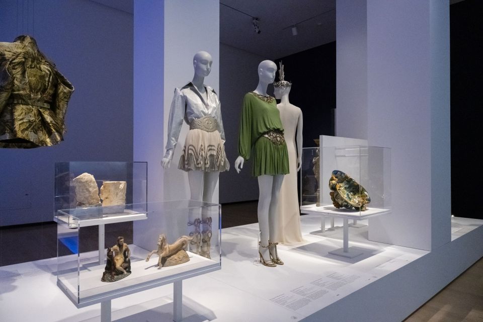 Quebec City: MNBAQ National Fine Arts Museum Entry Ticket - Onsite Shopping and Dining