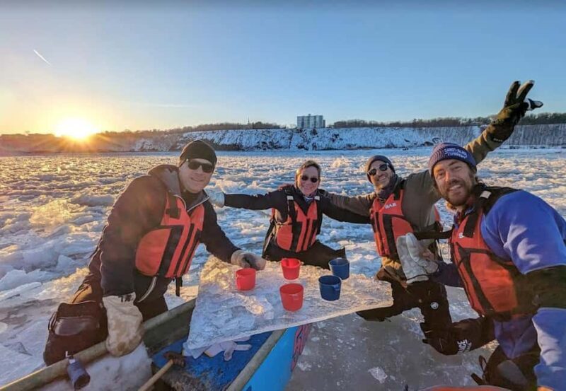Quebec City: Sunset Ice Canoe Experience with Sauna - Key Points