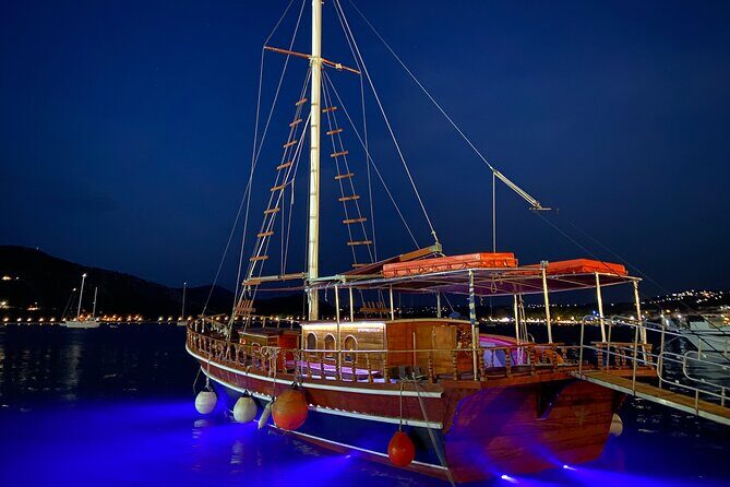 Queen Bee Sunset Cruise with Swim Stops and Dinner - Practical Considerations