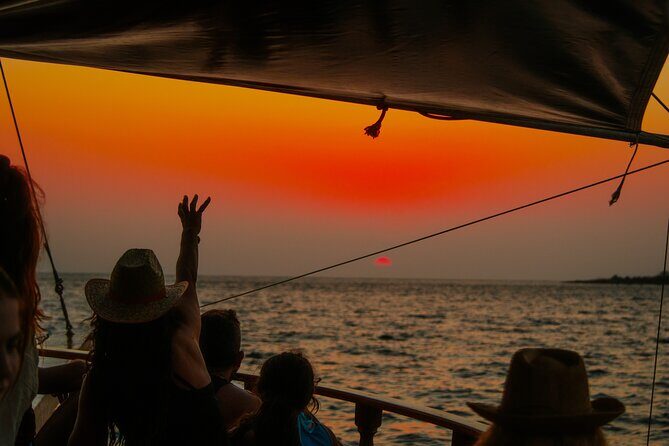 Queen Bee Sunset Cruise with Swim Stops and Dinner - Authentic Traveler Feedback