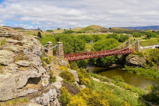 Queenstown to Dunedin with Taieri Gorge Train One-Way Tour - Key Points