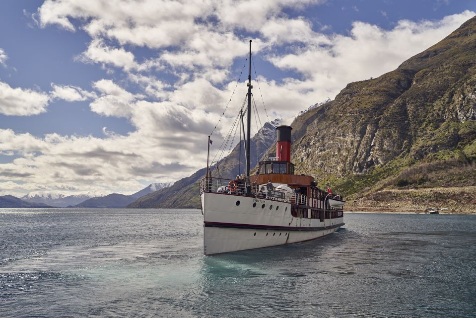 Queenstown: TSS Earnslaw Cruise of Lake Whakatipu - What to Bring