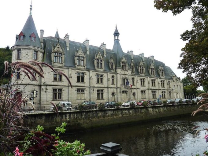 Quimper Guided Walking Tour - Multimedia Library