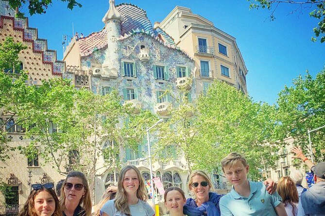 Ramblas, Old Town, Gothic and Gaudi Architecture Walking Tour - Key Points
