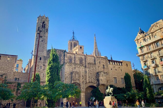 Ramblas, Old Town, Gothic and Gaudi Architecture Walking Tour - Who This Tour Is Perfect For