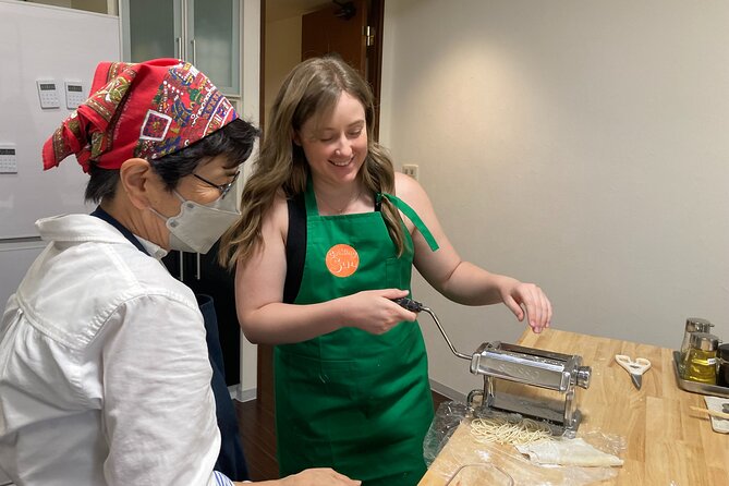 Ramen and Gyoza Cooking Class in Osaka Dotonbori - Exploring Osakas Dotonbori Neighborhood