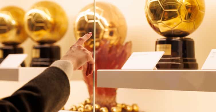 Real Madrid: Bernabeu Stadium Tour and Gourmet Tasting - Stadium Experience
