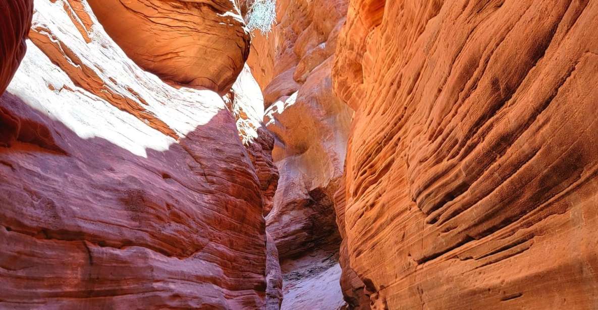 Red Canyon (Peek-a-Boo Canyon): Off-Road Jeep Tour & Hike - Exploring Peek-a-Boo Canyon
