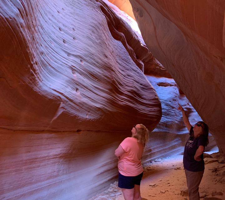 Red Canyon (Peek-a-Boo Canyon): Off-Road Jeep Tour & Hike - Hike Suitable for All