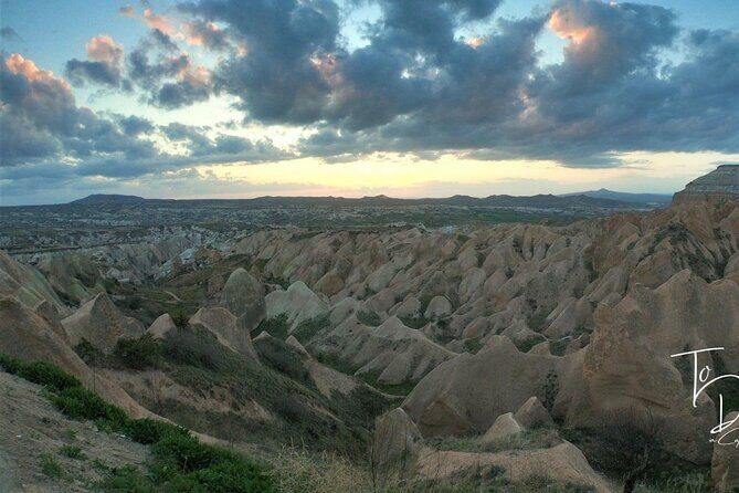 Red & Rose Valley Sunset Hiking Tour with a Trekking Dog "Oscar" - Final Thoughts: Who Should Consider This Tour?