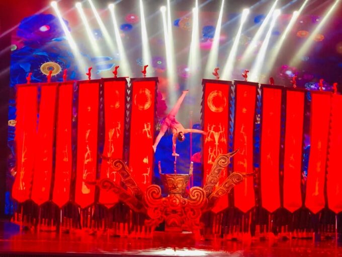 Red Theatre Beijing Acrobatics Show With Hotel Transfer - Frequently Asked Questions