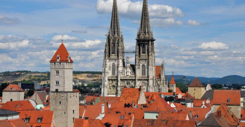 Regensburg: Express Walk With a Local in 60 Minutes - Meeting Point and Duration