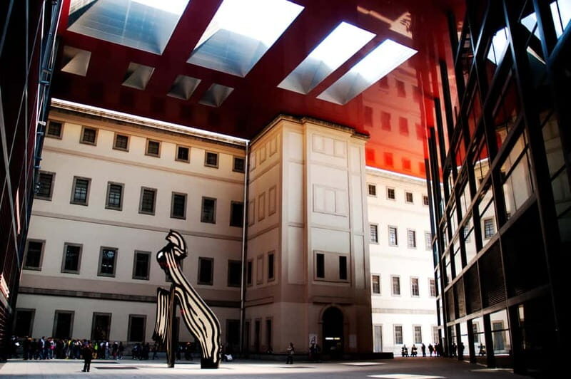 Reina Sofía Museum - Guided tour IN ITALIAN with family discount. - Discovering the Museum: The Building and Its Atmosphere