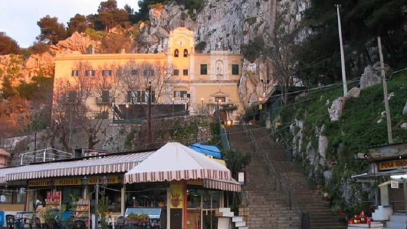 Relax in Mondello and Sanctuary in Monte Pellegrino - An Overview of the Tour Experience