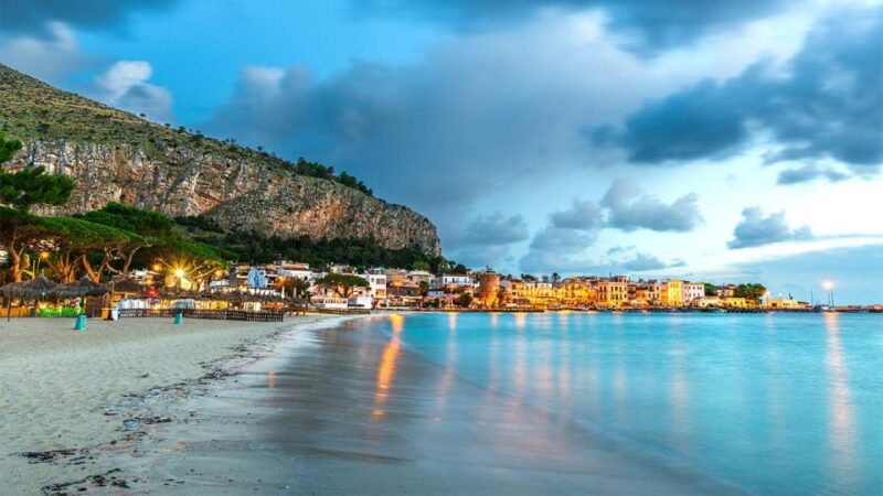 Relax in Mondello and Sanctuary in Monte Pellegrino - Lunch Options in Mondello