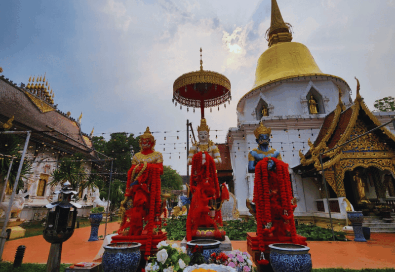 Relax Tour : Mon Jam, King Kong Land ,Temple & Fleur Cafe - Key Points